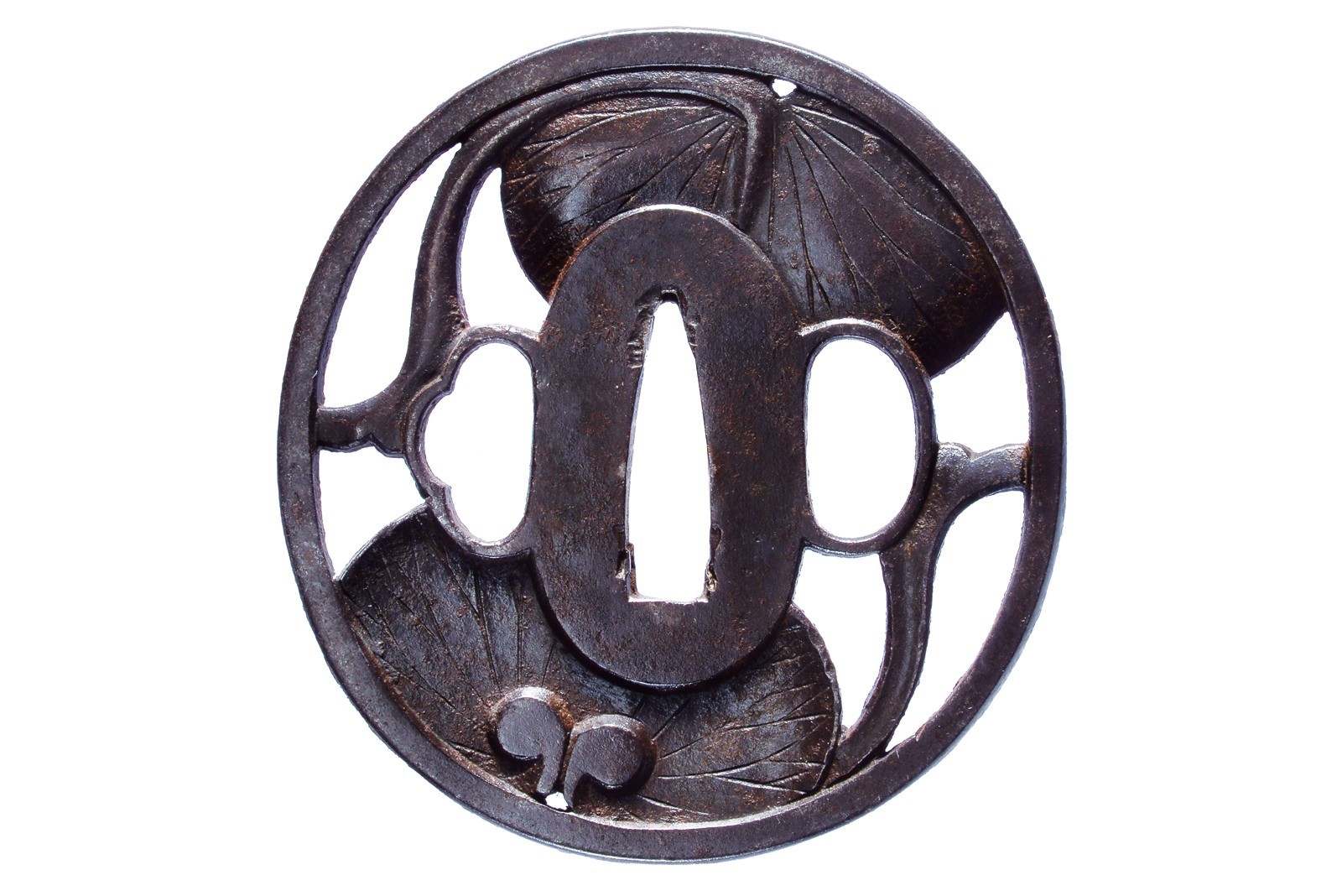 Tsuba firmata Echizen ju Kinai saku