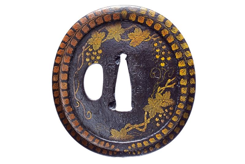 Bella tsuba firmata Yamashiro ju nin Tadashige saku