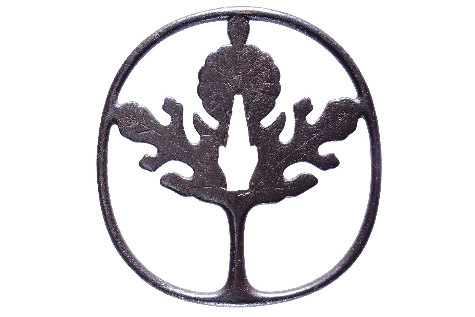 Rara tsuba attribuito alla scuola Myochin