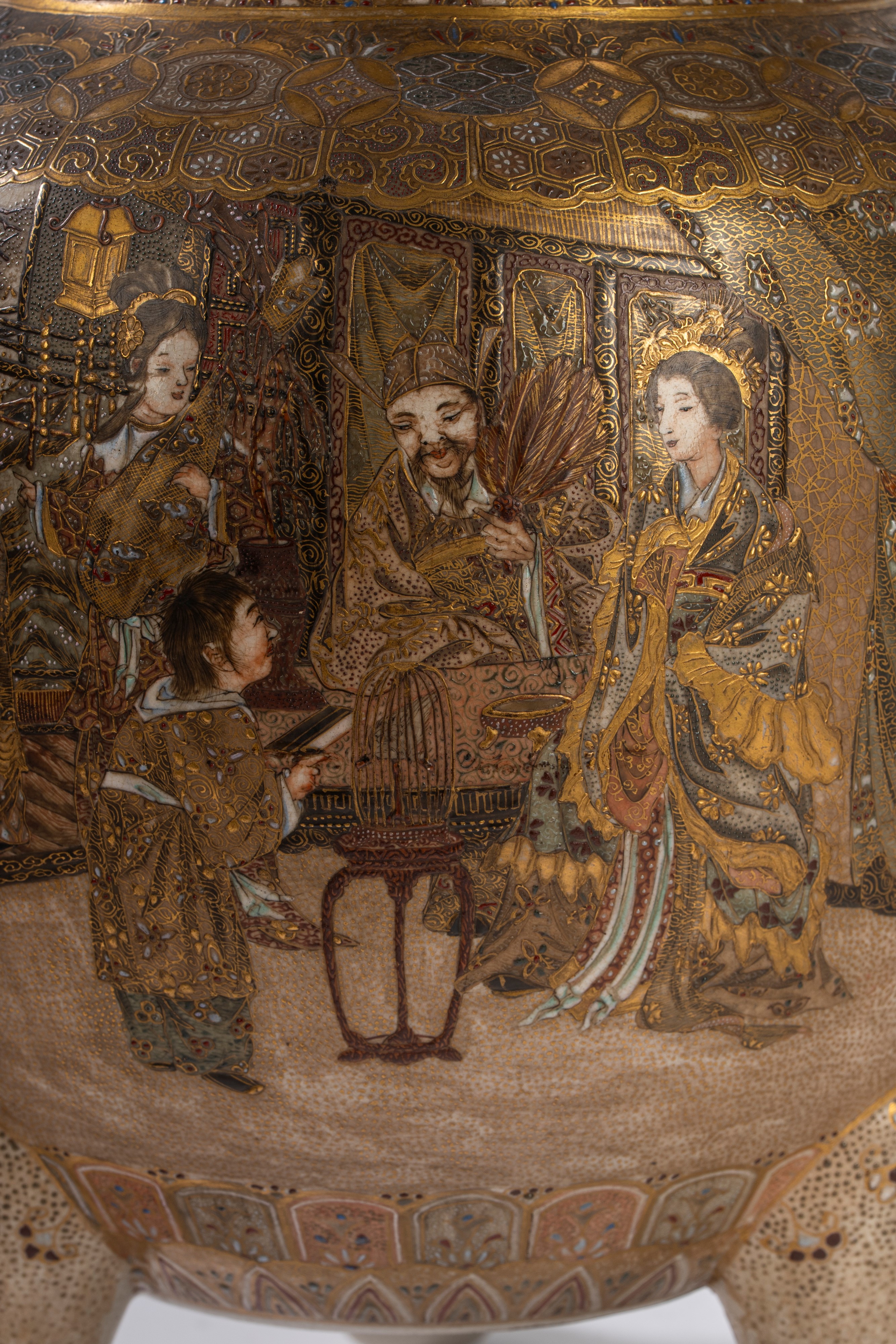 Giappone, Grande incensiere in ceramica Satsuma, epoca Meiji