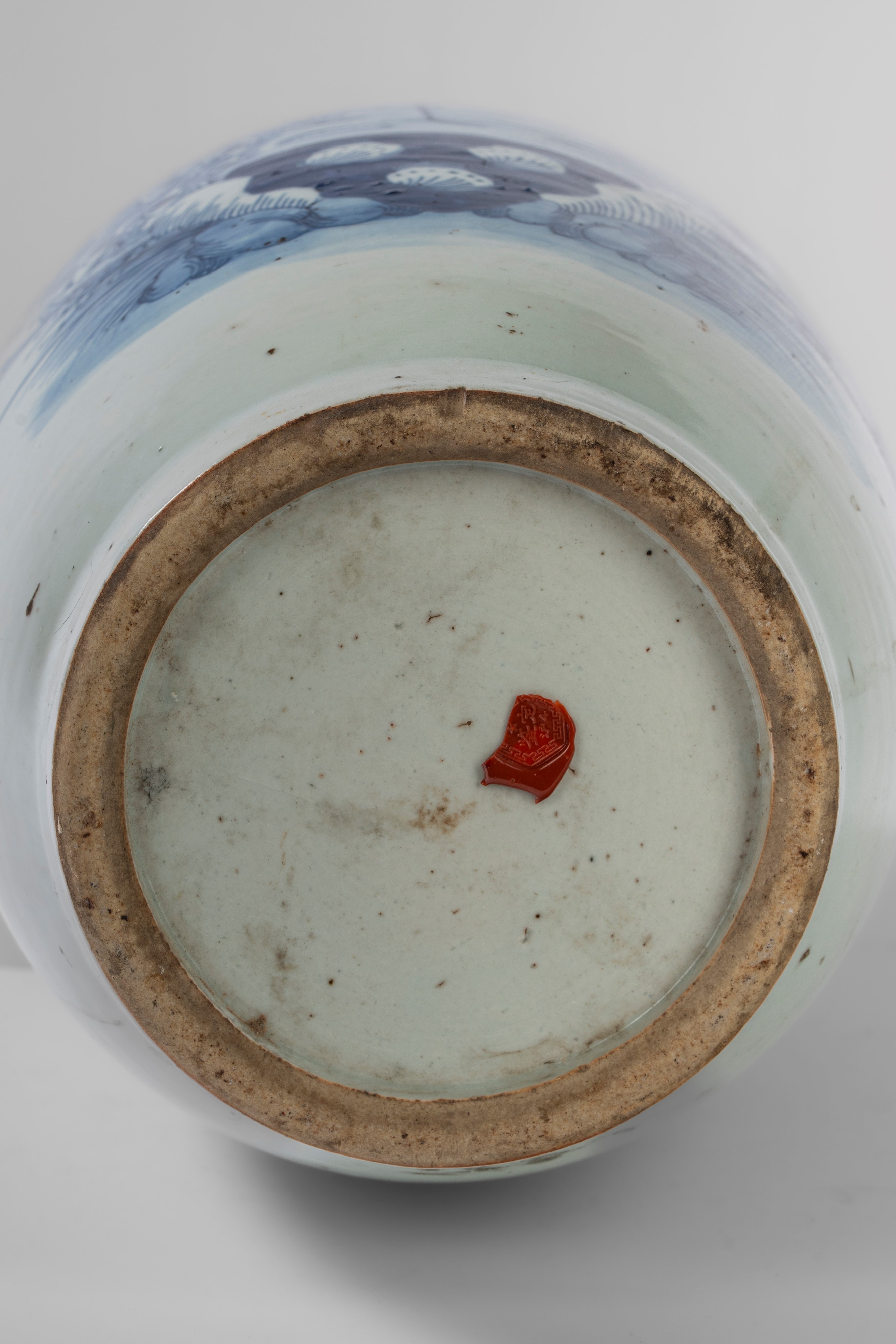 Grande vaso in porcellana blu e bianco con pavone e fiori, anse sagomate, Cina, Dinastia Qing, XI...