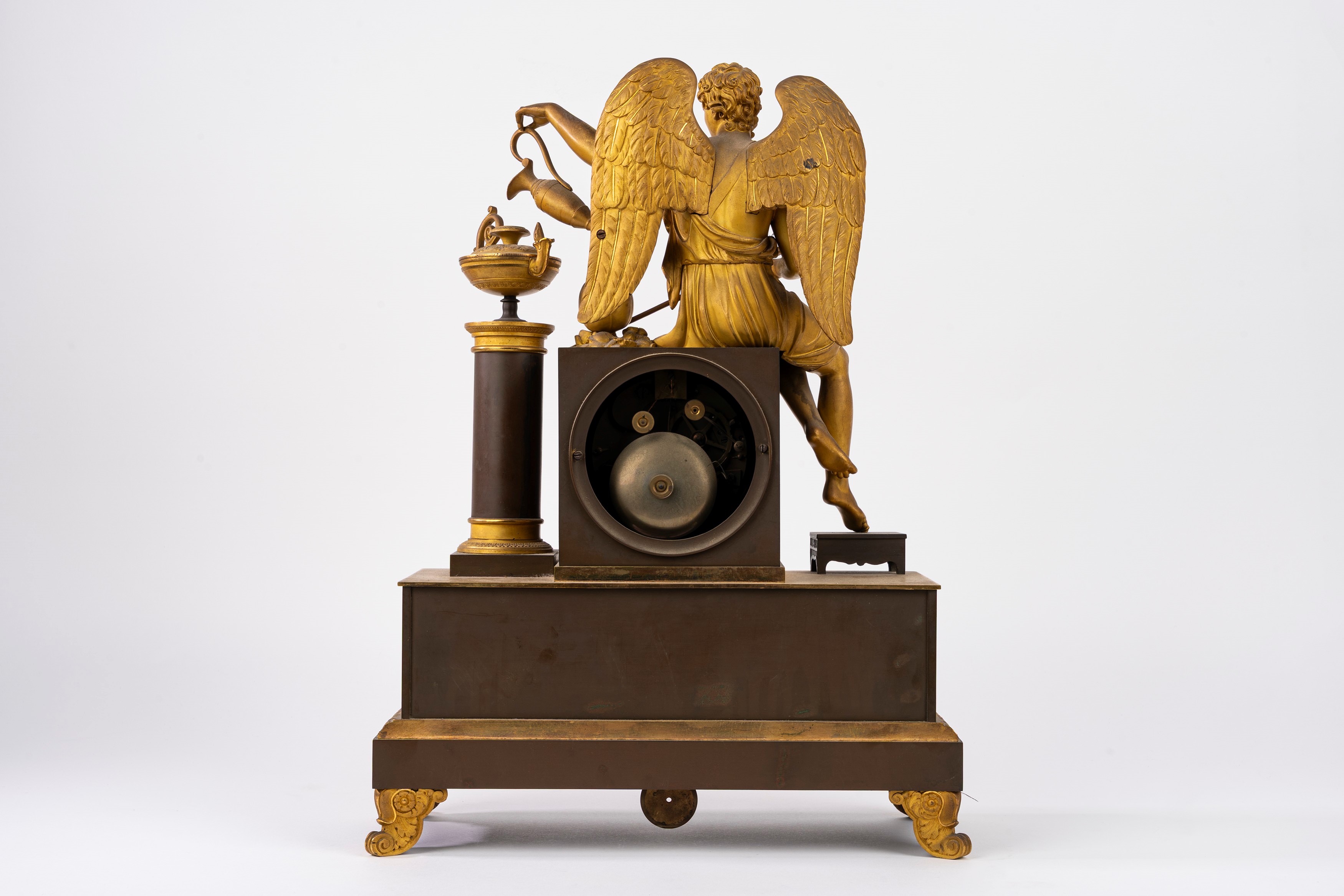 Pendola in bronzo dorato con allegoria della Fonte della Vita, Francia secolo XIX