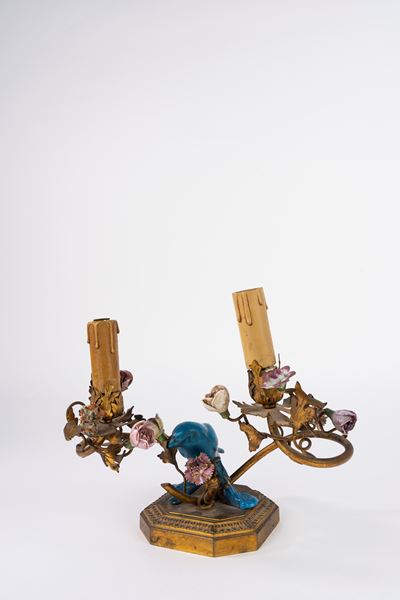 Candelabro in bronzo dorato e porcellana policroma, due luci, secolo XIX