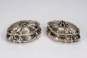 Pair of bonbon boxes