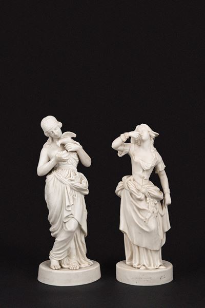 Due sculture in biscuit raffiguranti figure femminili, inizi del XX secolo