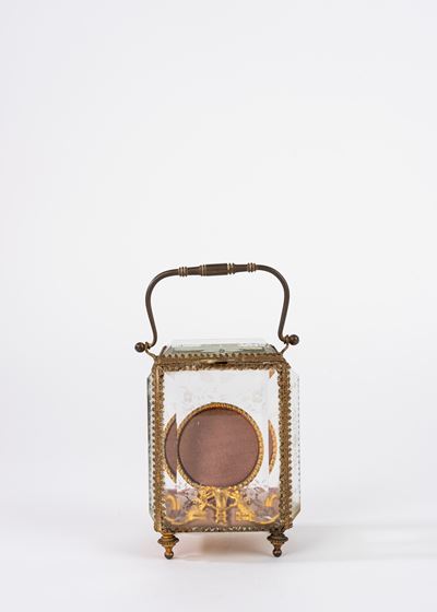 Porta orologio in bronzo dorato con teca in cristallo molato, XIX secolo