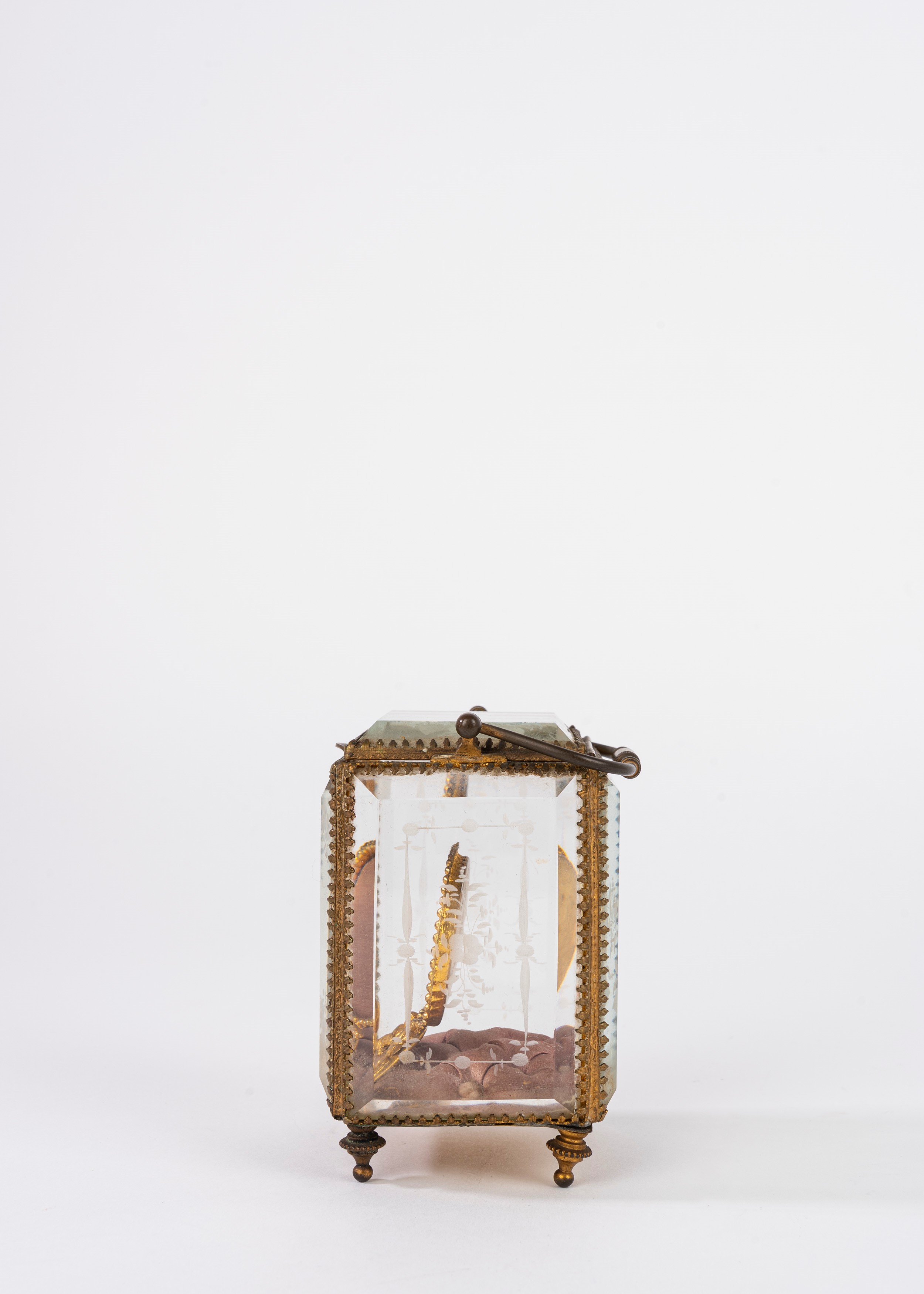 Porta orologio in bronzo dorato con teca in cristallo molato, XIX secolo