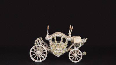 Meissen, Carrozza in porcellana policroma del XIX secolo