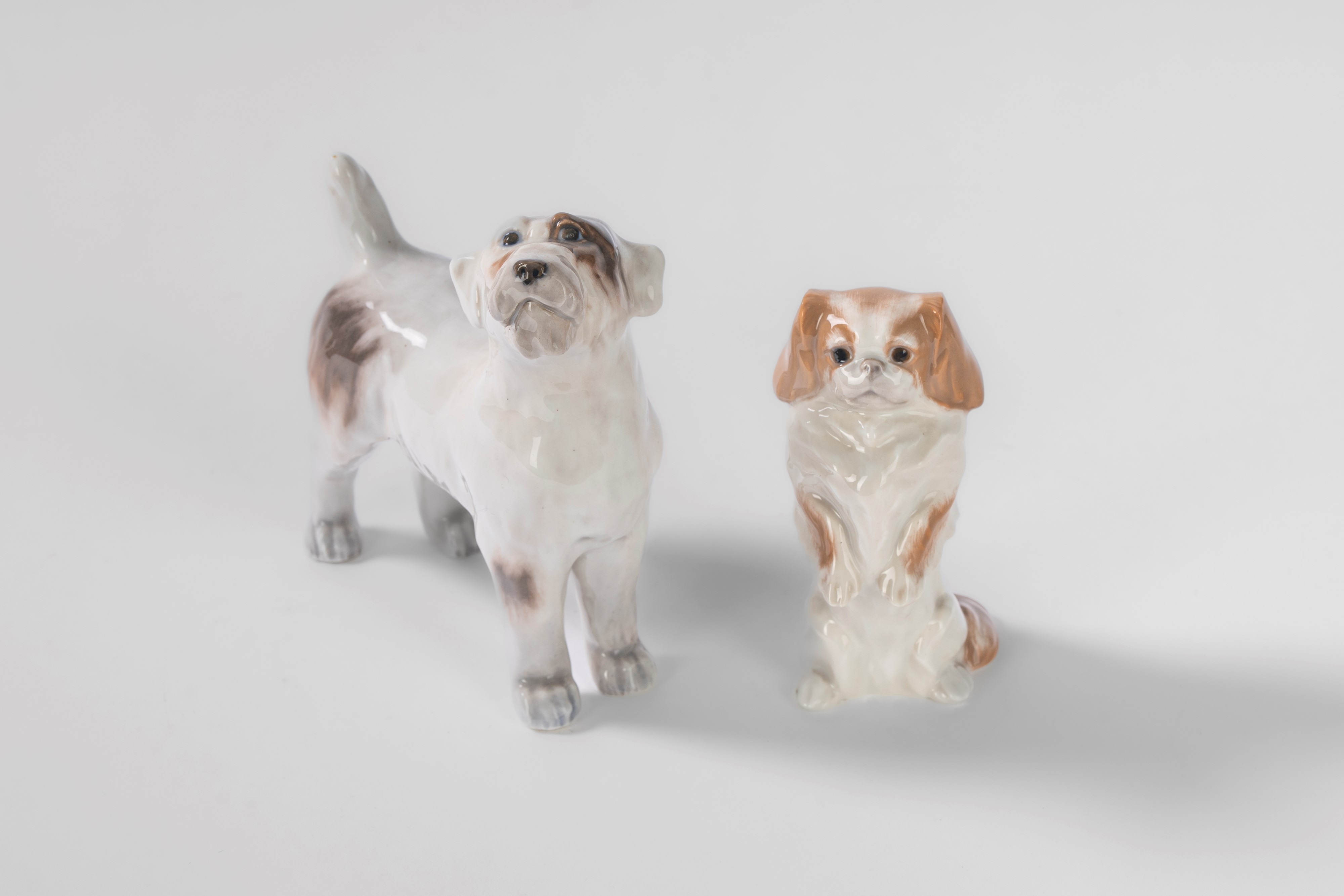 Royal Copenhagen, Due cani in porcellana policroma