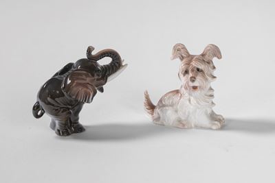 Rosenthal, Scultura in porcellana policroma di un elefantino e un Terrier