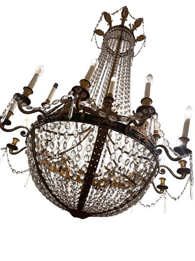 Lampadario a mongolfiera in bronzo dorato e cristallo, fine secolo XIX - inizi secolo XX