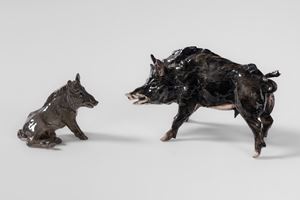 Due cinghiali in porcellana policroma. Il pi&ugrave; piccolo Bing & Gr&oslash;ndahl, Danimarca, secolo XX, l'altro di manifattura differente