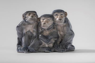 Knud Kyhn, Monkey trio in porcellana policroma per Royal Copenhagen