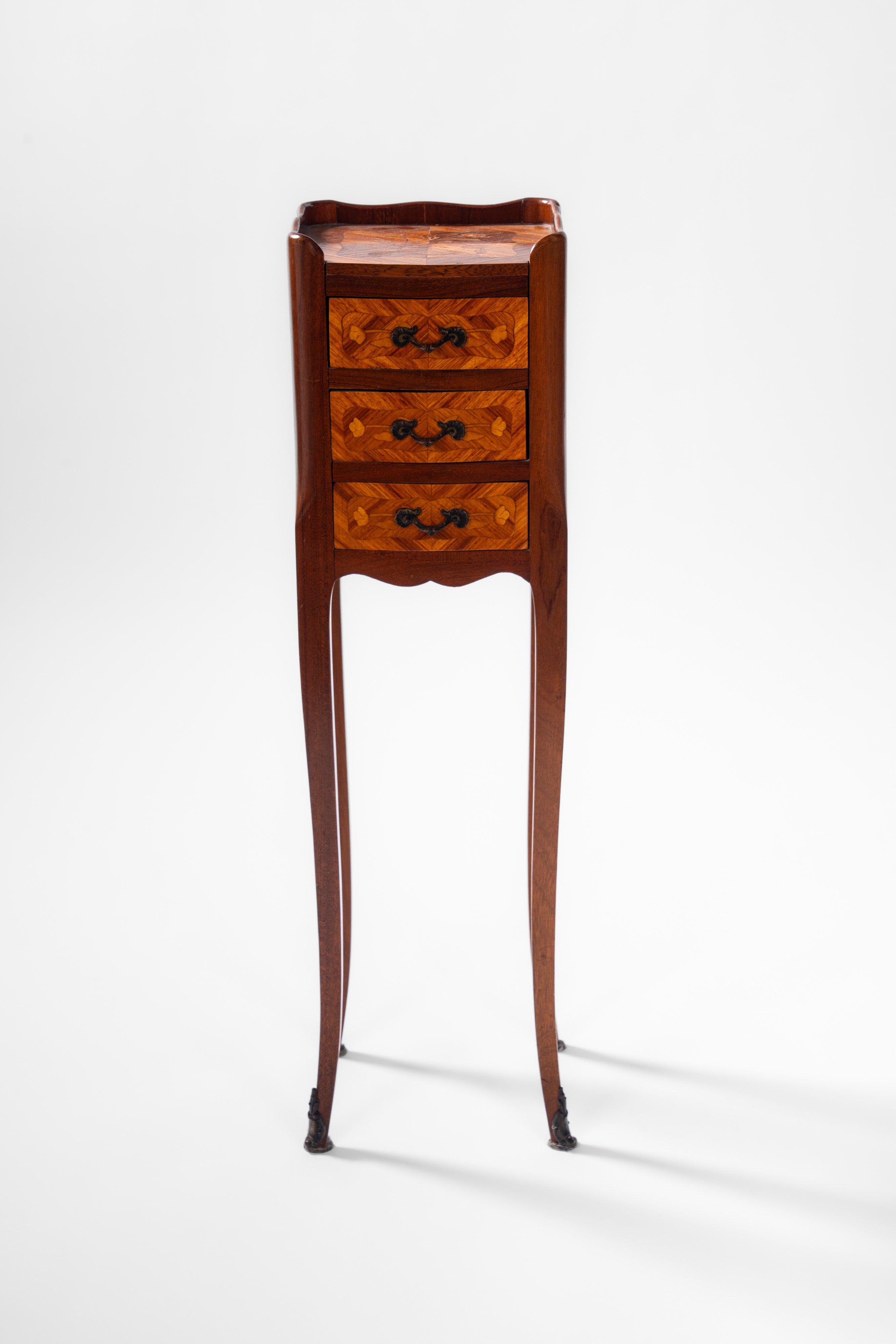 Comodino in miniatura in stile settecentesco lastronato e intarsiato