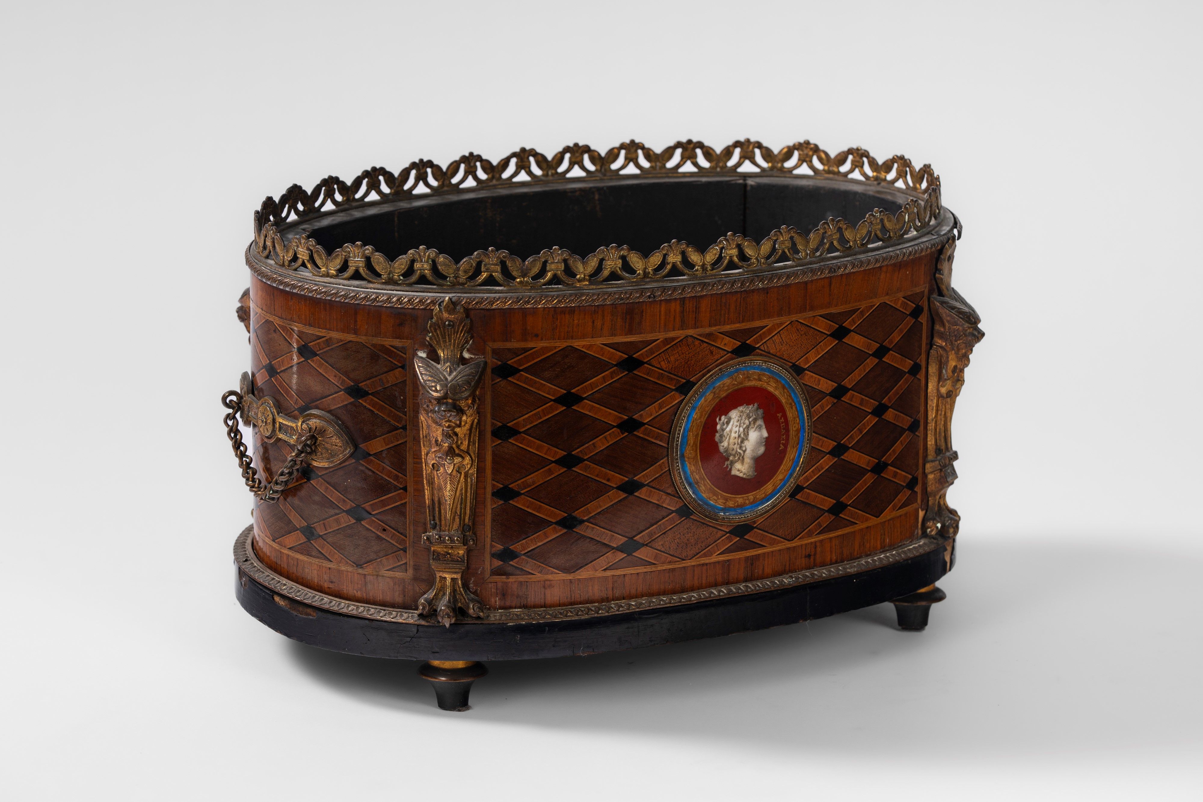 Jardinière in marqueterie con applicazioni in metallo dorato, Secolo XIX