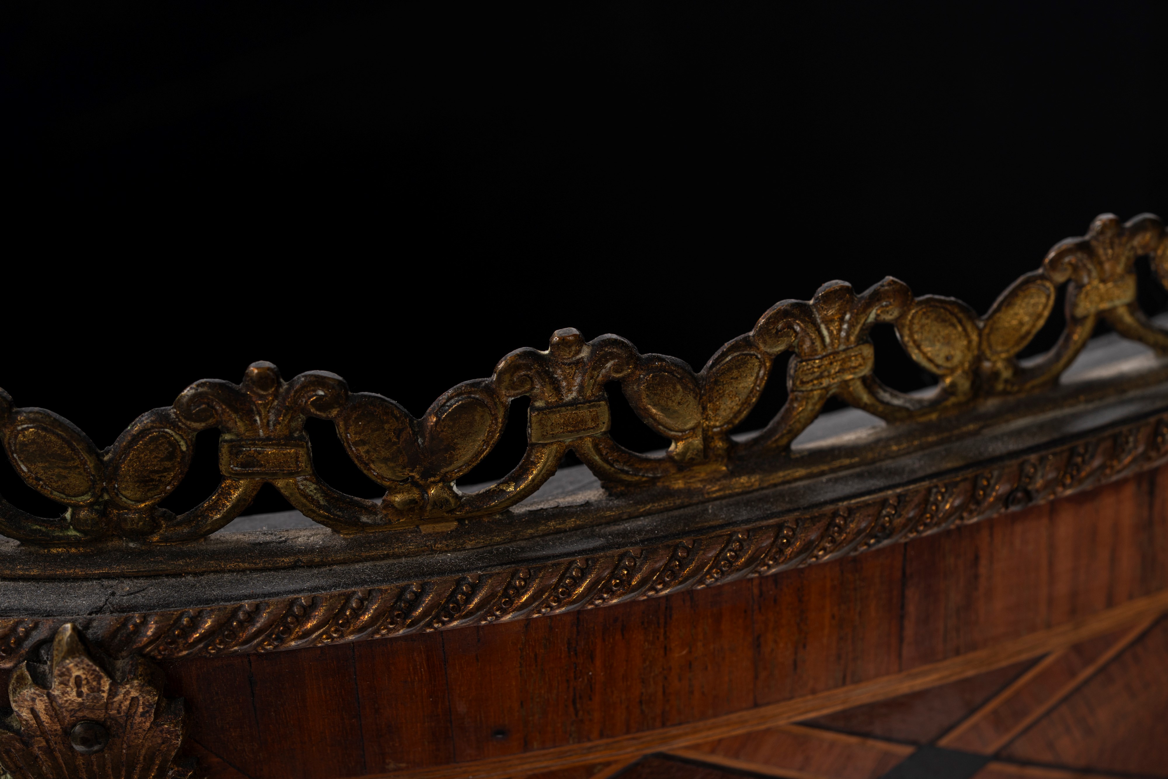 Jardinière in marqueterie con applicazioni in metallo dorato, Secolo XIX
