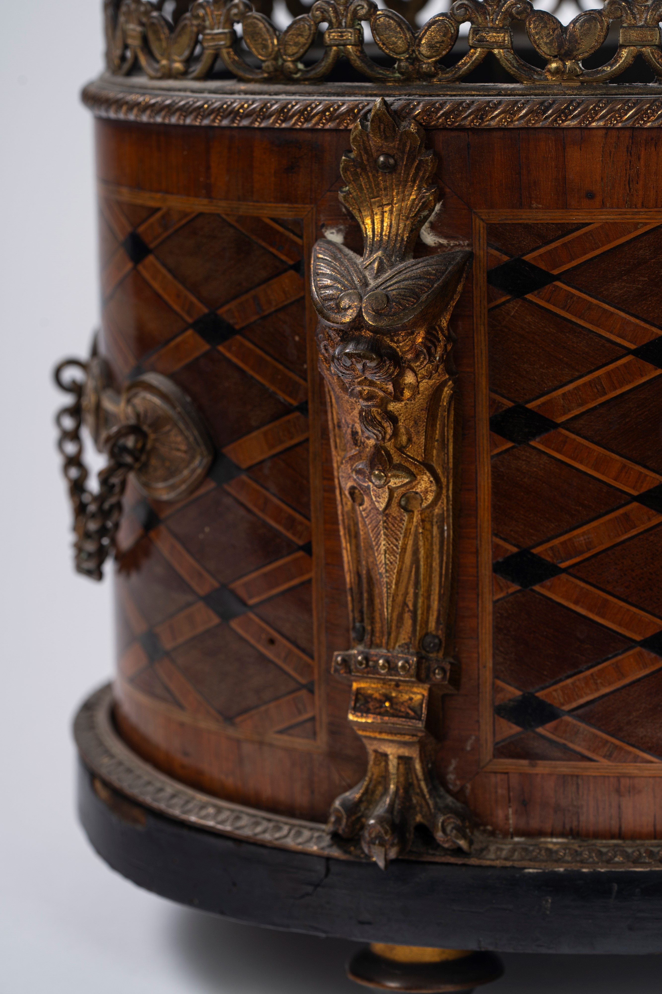 Jardinière in marqueterie con applicazioni in metallo dorato, Secolo XIX