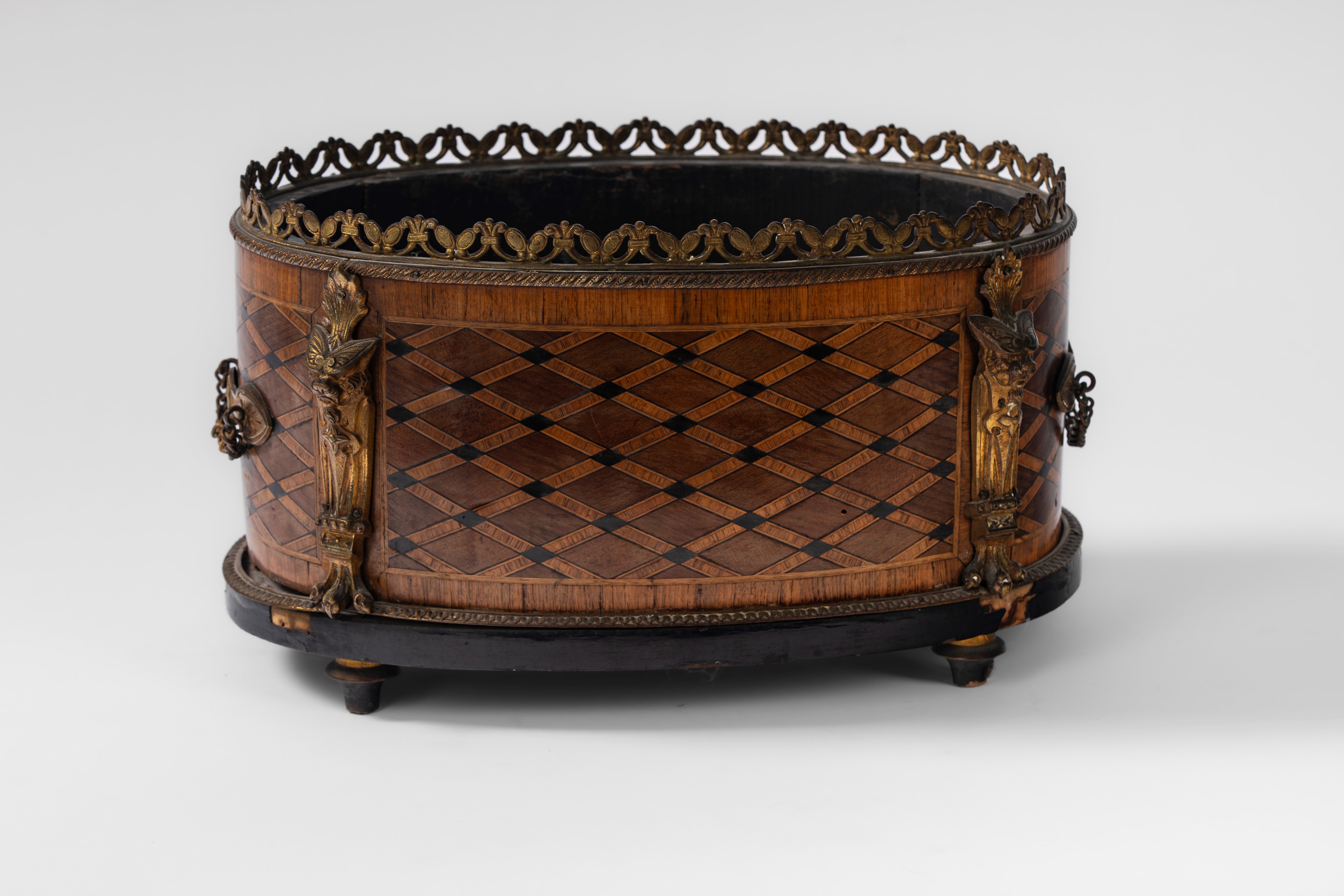 Jardinière in marqueterie con applicazioni in metallo dorato, Secolo XIX