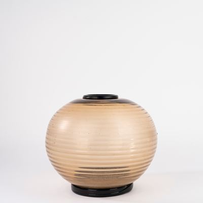 Vaso a boulle in vetro di Murano, anni '20 - '30 del Novecento, vetro fumè con decorazioni a fasc...