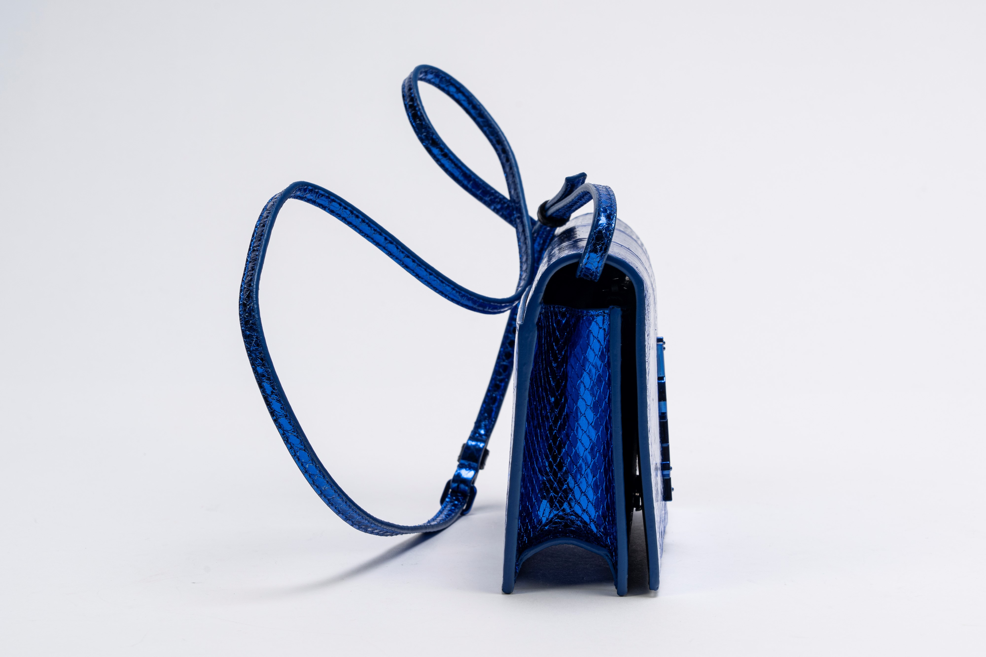 Yves Saint Laurent - Mini borsa con monogramma “Toy”, in pelle color elettrico metallizzato