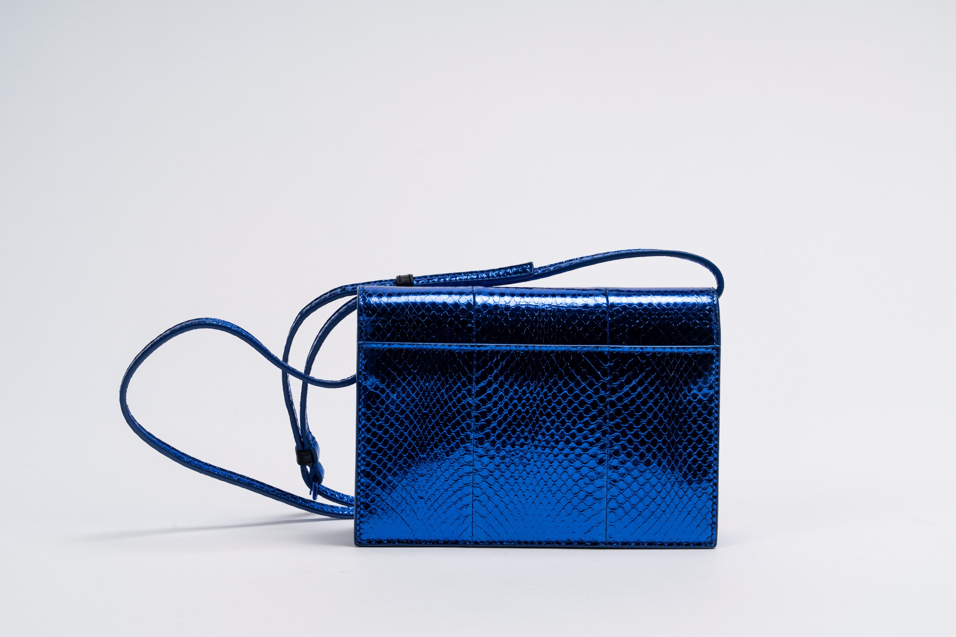 Yves Saint Laurent - Mini borsa con monogramma “Toy”, in pelle color elettrico metallizzato
