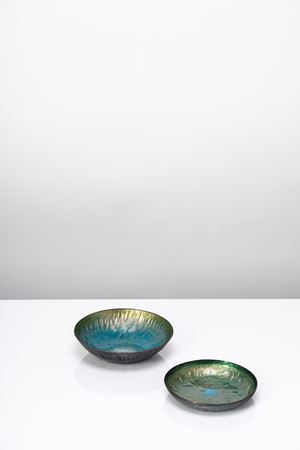 Coppa e svuotasche a smalti policromi su rame 