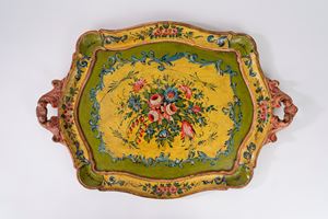 Grande vassoio in legno laccato con manici, Venezia secolo XVIII