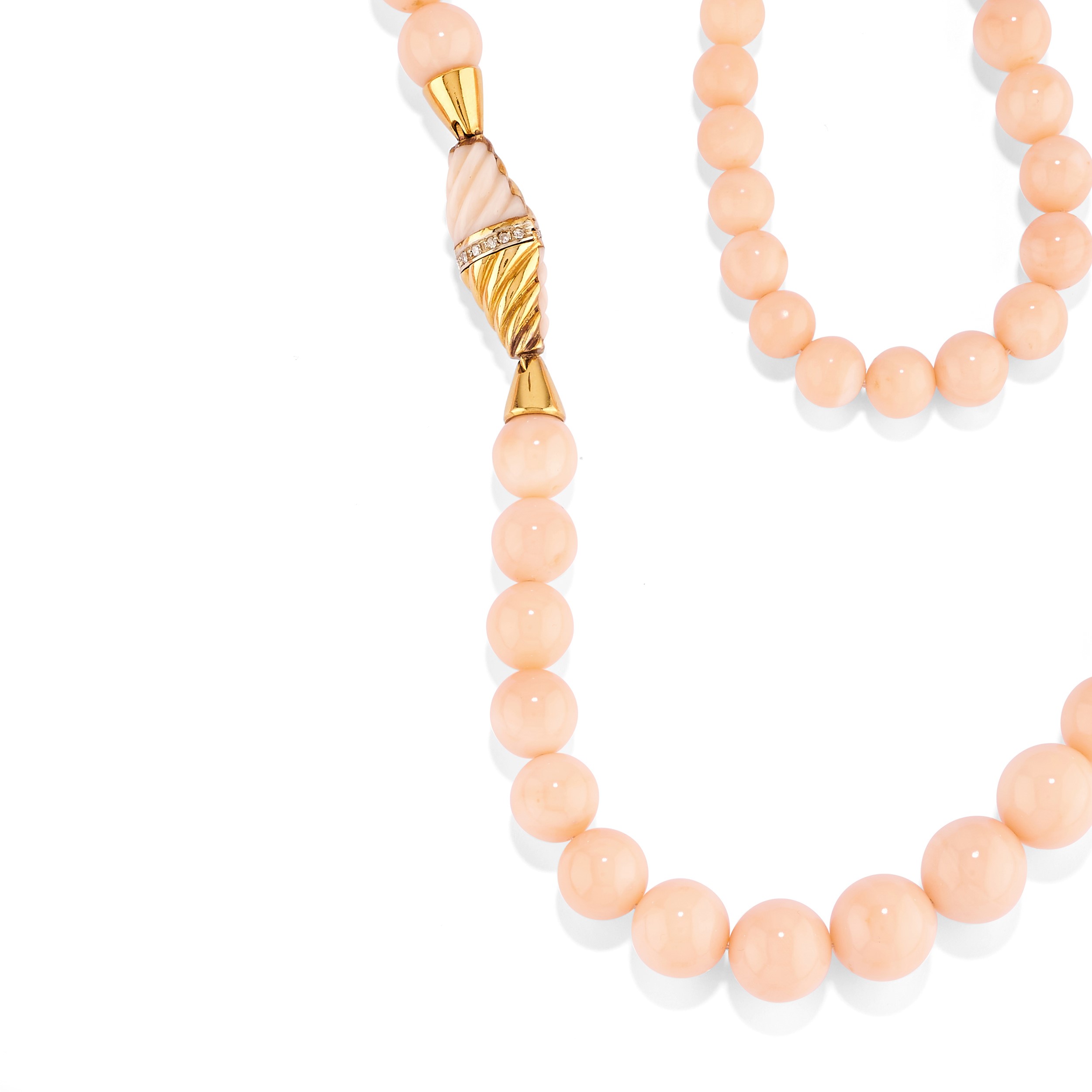 Due collane in oro giallo 18k con corallo e diamanti