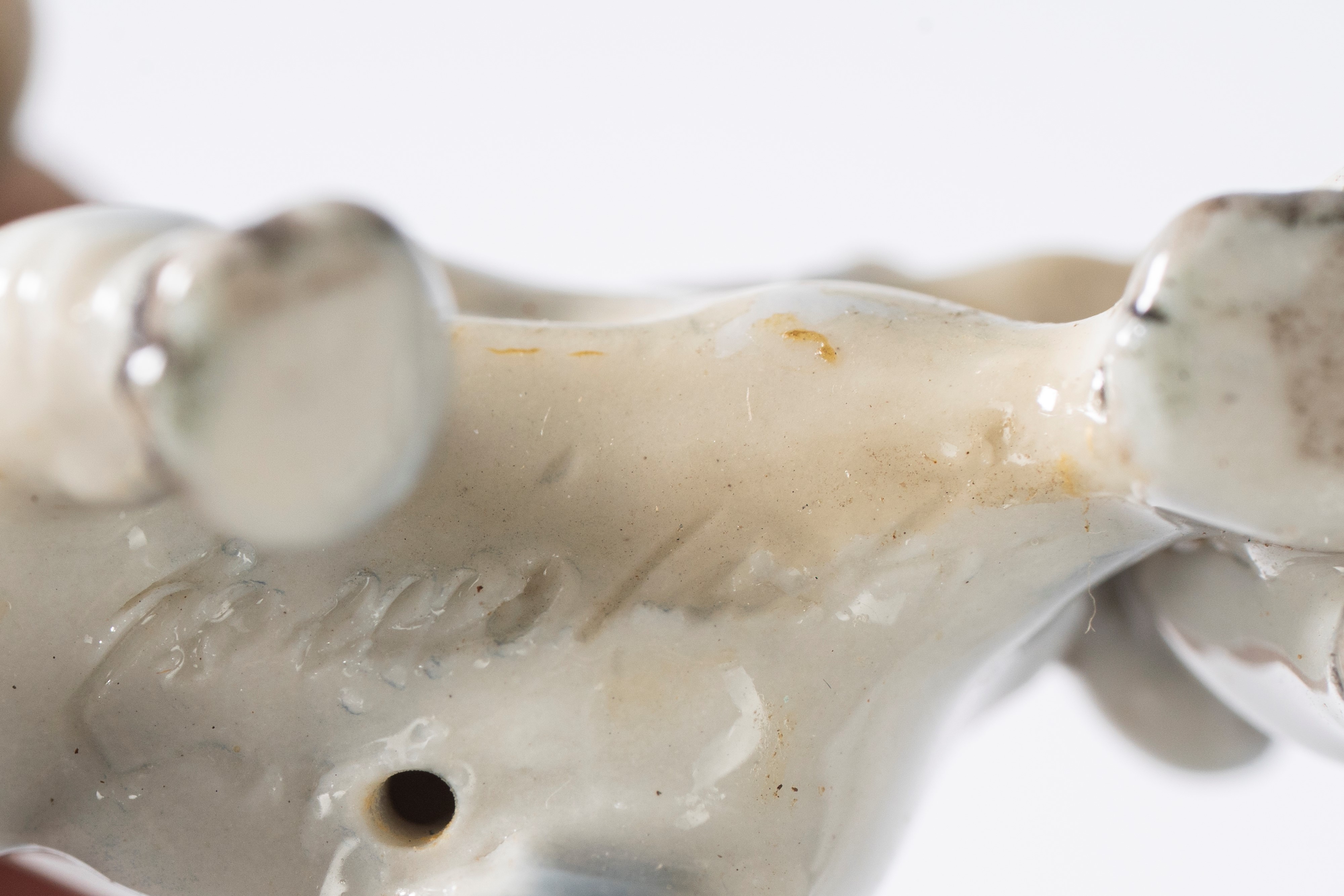 Guido Cacciapuoti - Lotto di sculture in porcellana policroma raffiguranti una giraffa, due tigri...