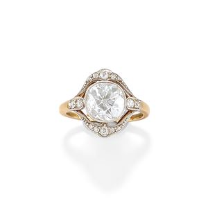 Anello con diamanti