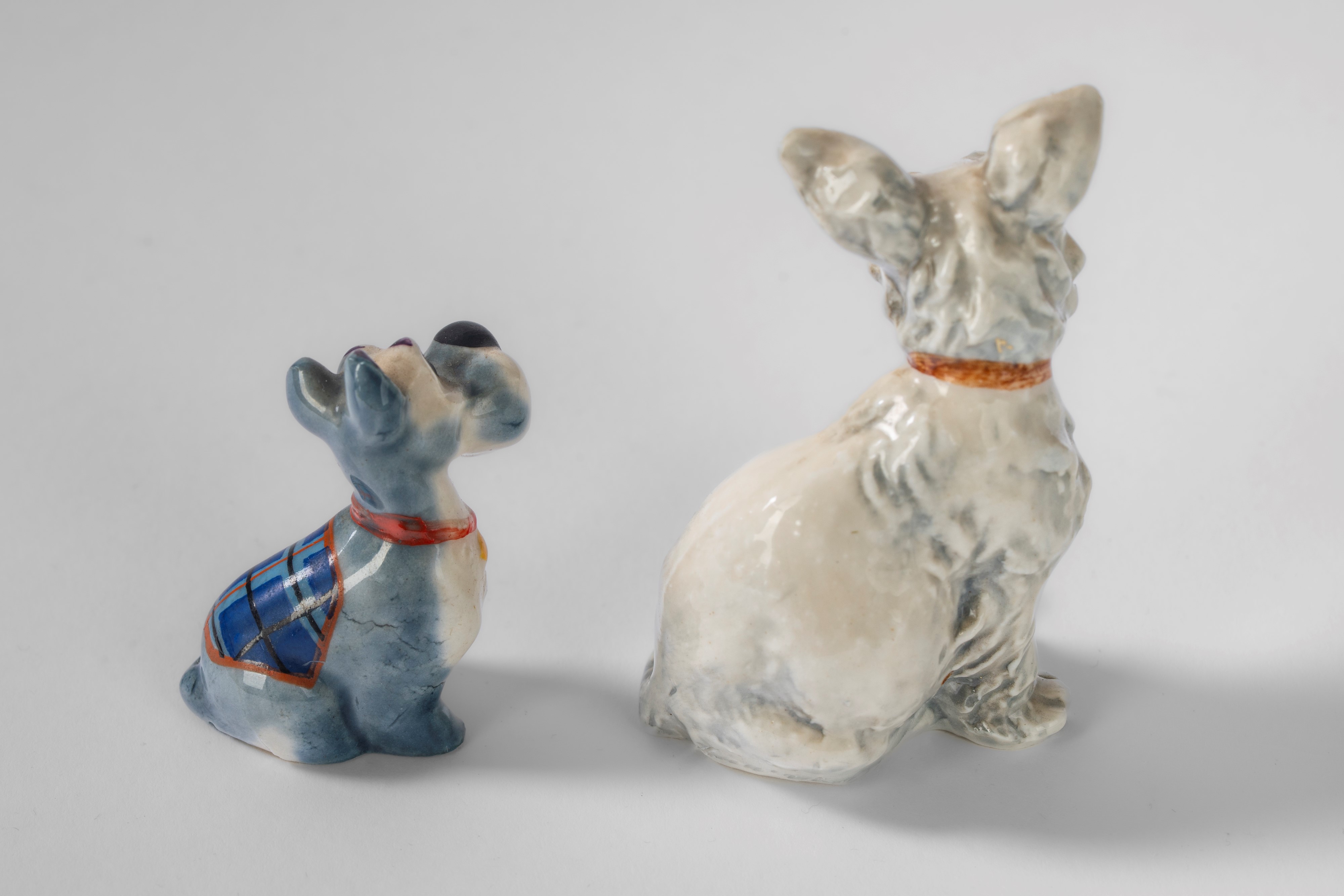 Guido Cacciapuoti - Scottish Terrier in porcellana policroma