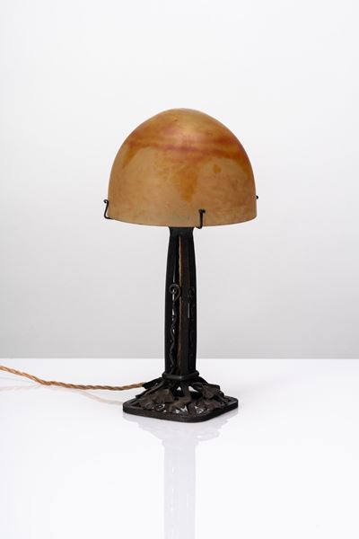 Edgar Brandt, Lampada da tavolo Art Déco con vetro firmato Daum Nancy