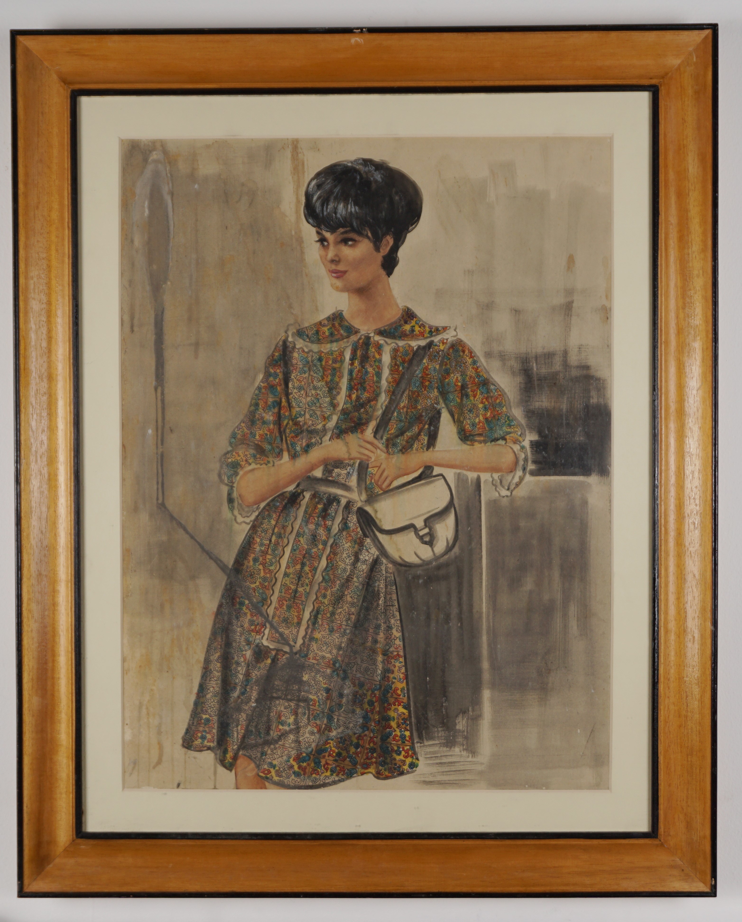 Fanciulla con abito alla moda