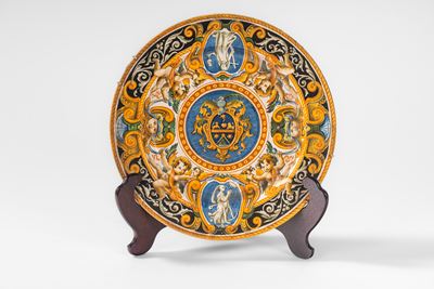 Piatto da parata in maiolica policroma, stile rinascimentale, fine XIX/XX secolo