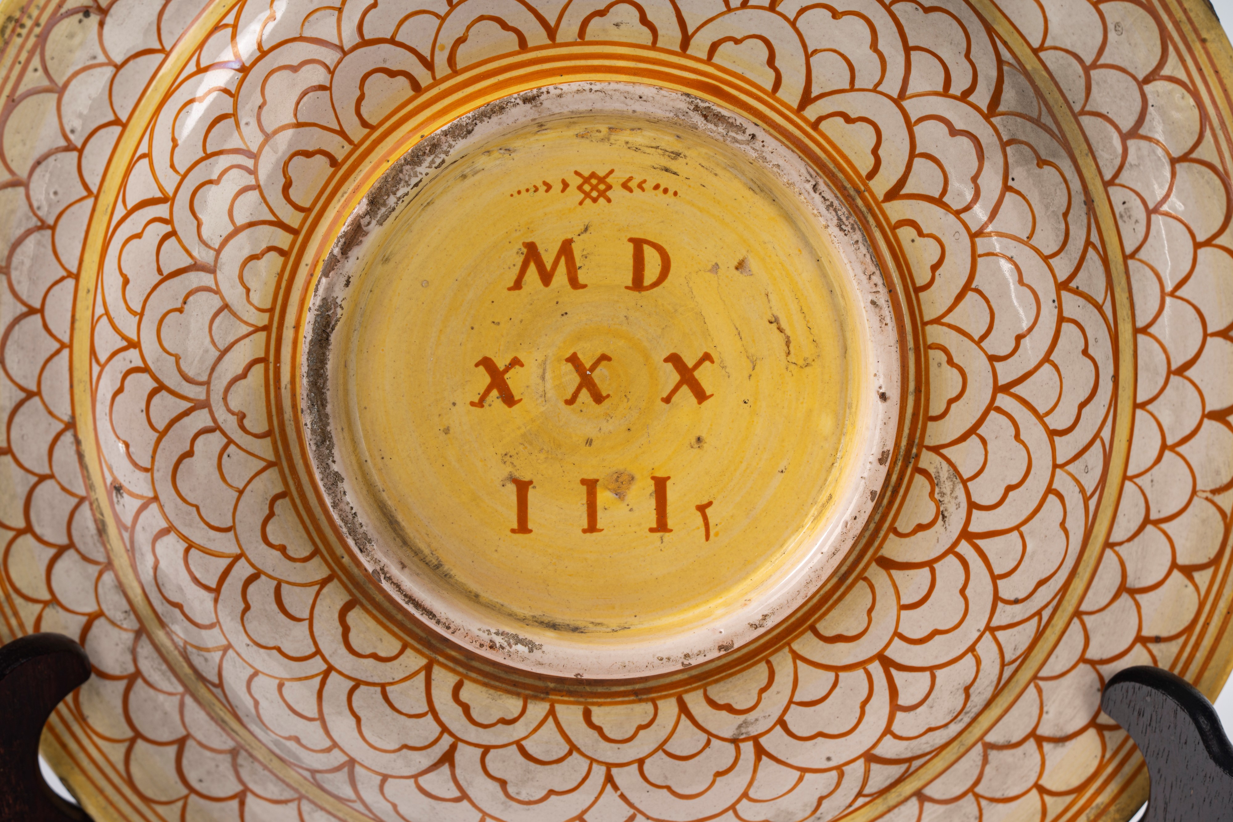 Piatto da parata in maiolica policroma, stile rinascimentale, fine XIX/XX secolo