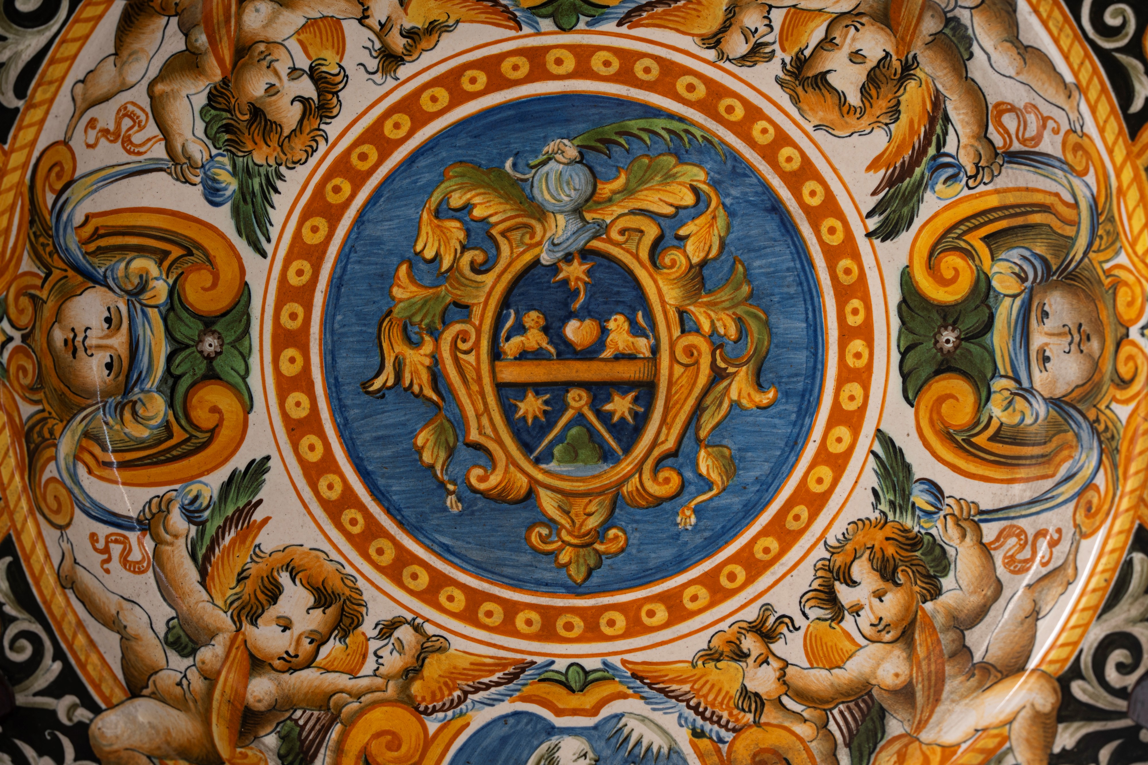 Piatto da parata in maiolica policroma, stile rinascimentale, fine XIX/XX secolo