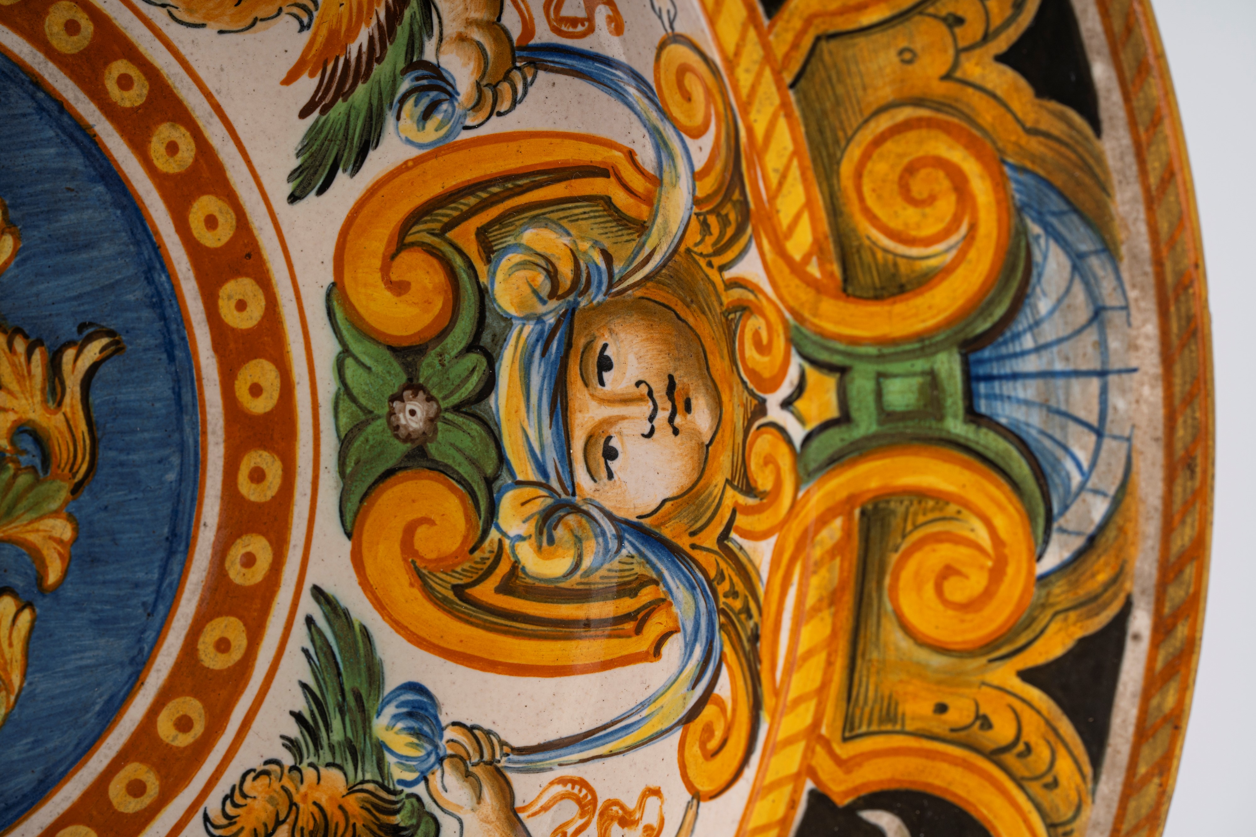 Piatto da parata in maiolica policroma, stile rinascimentale, fine XIX/XX secolo