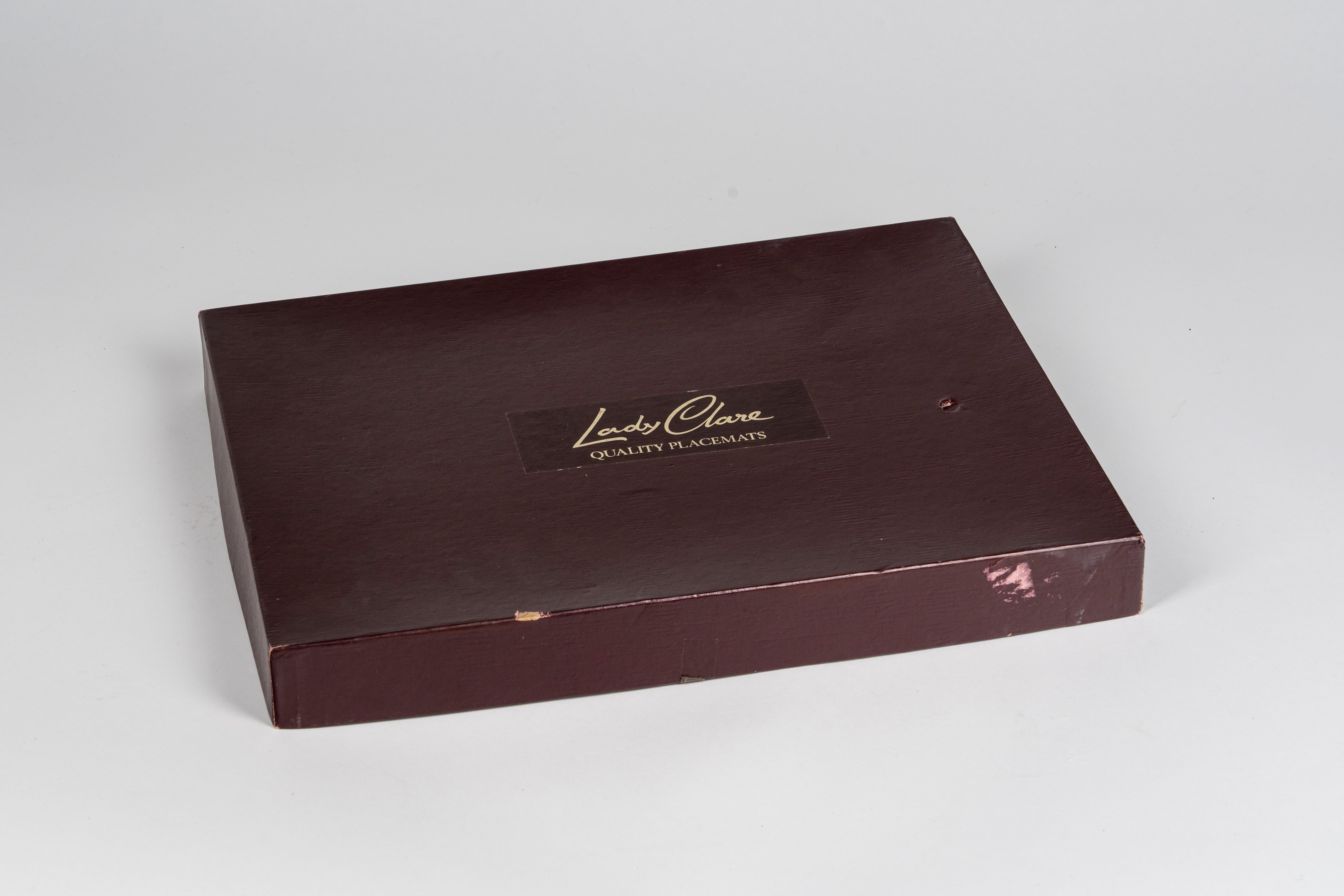 Servizio di tovagliette all'americana con sottopiatti cordinati