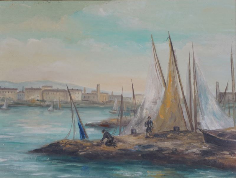 Marina con città sullo sfondo