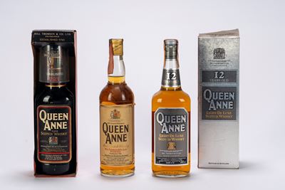 Selezione di Whisky 'Queen' - 3 Bottiglie Comprendenti Queen Anne 12 Year Old e Rare Scotch Whisk...
