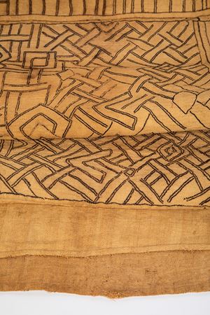 Lungo tessuto di rafia dai colori naturali