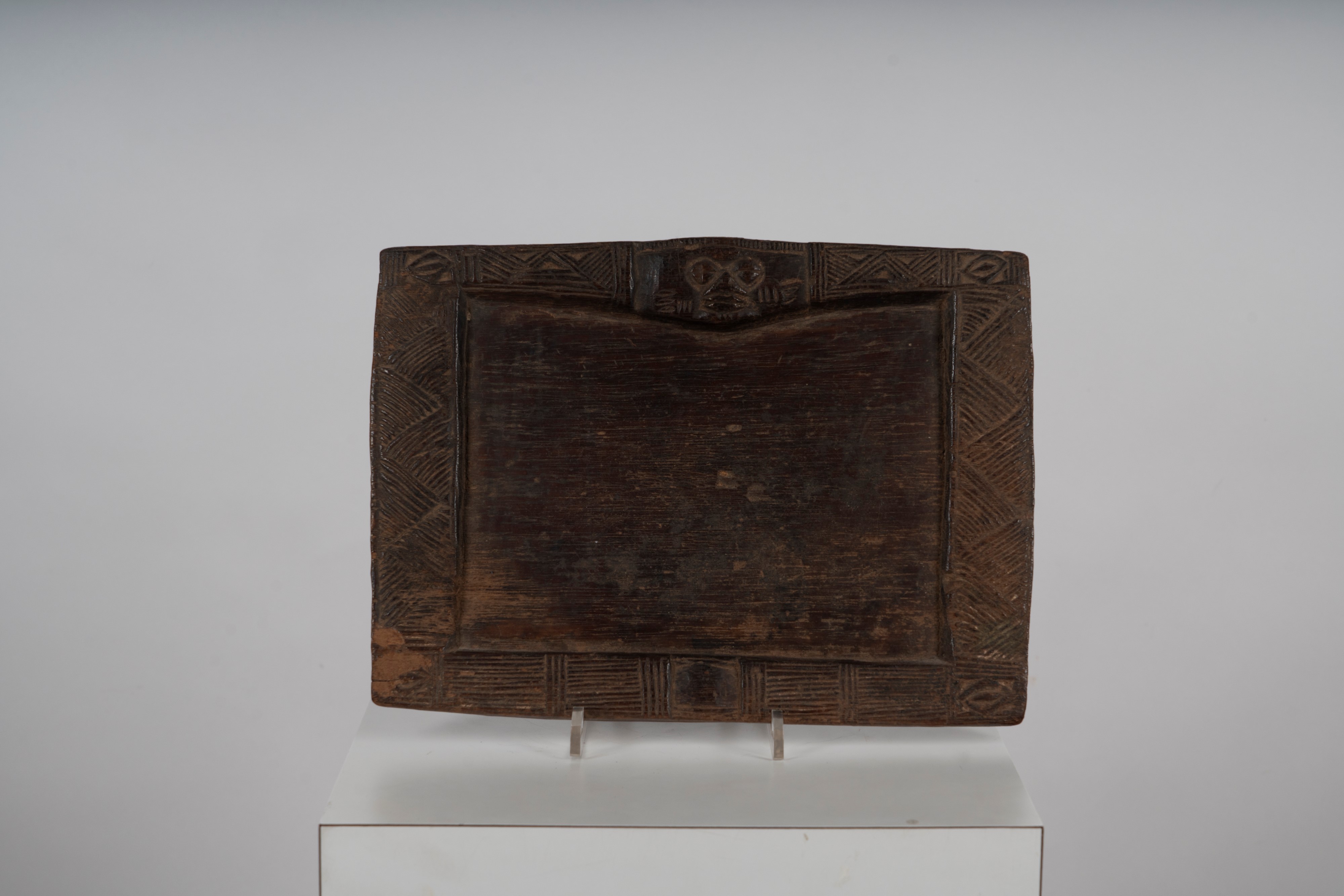 Yoruba, Nigeria - Vassoio da cerimonia in legno, forma rettangolare