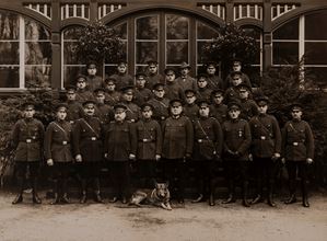Soldaten der englischen Besatzungstruppen