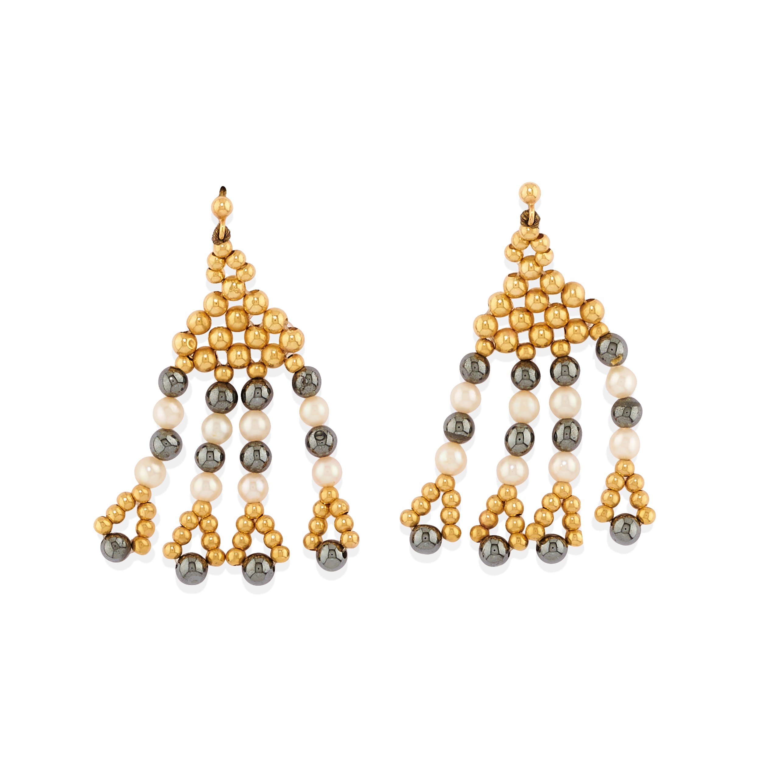 Demi parure in oro giallo 18k con microperle, ematite e perni a farfalla