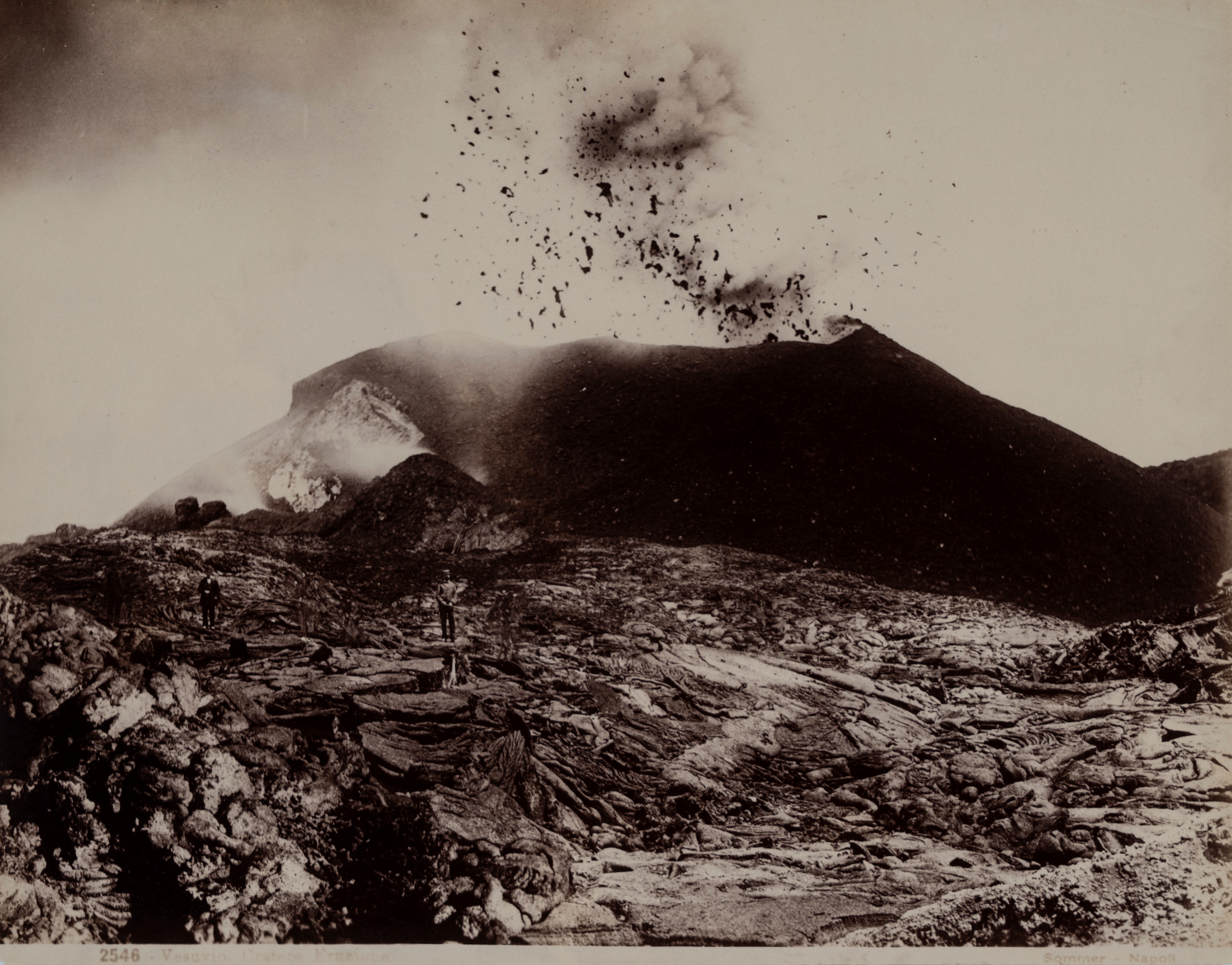 Giorgio Sommer - Vesuvio. Cratere Erniario ; Funicolare