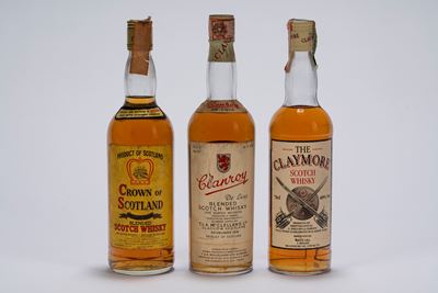Selezione di Whisky, Comprendente Crown of Scotland, Clanroy De Luxe e The Claymore