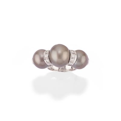 Anello in oro bianco 18k con perle coltivate Tahiti e diamanti