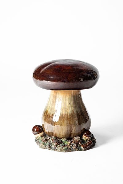 Willian Schiller & Son. Sgabello da Giardino in Ceramica Policroma in Forma di Fungo. Bodenbach, ...