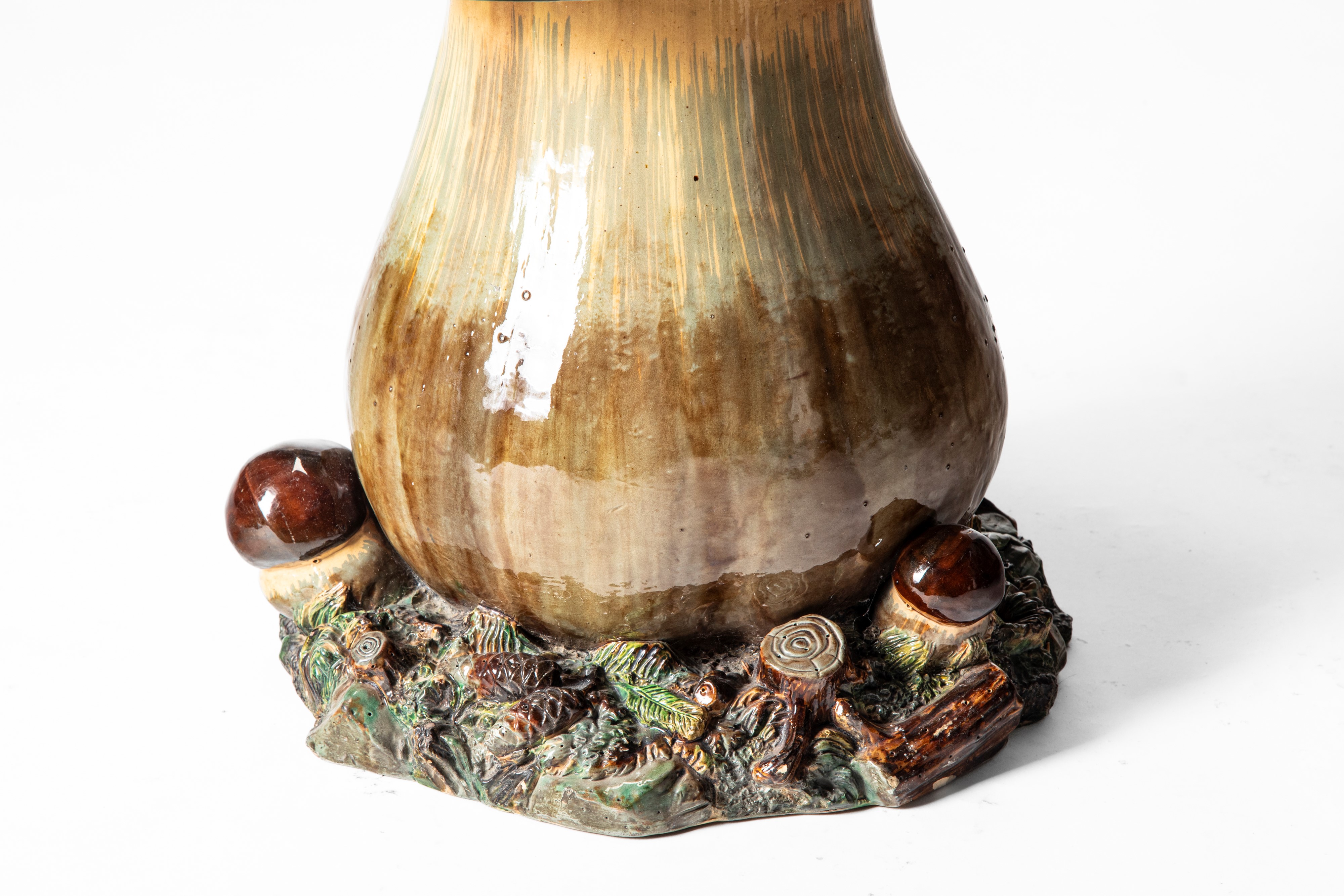 Willian Schiller & Son. Sgabello da Giardino in Ceramica Policroma in Forma di Fungo. Bodenbach, ...