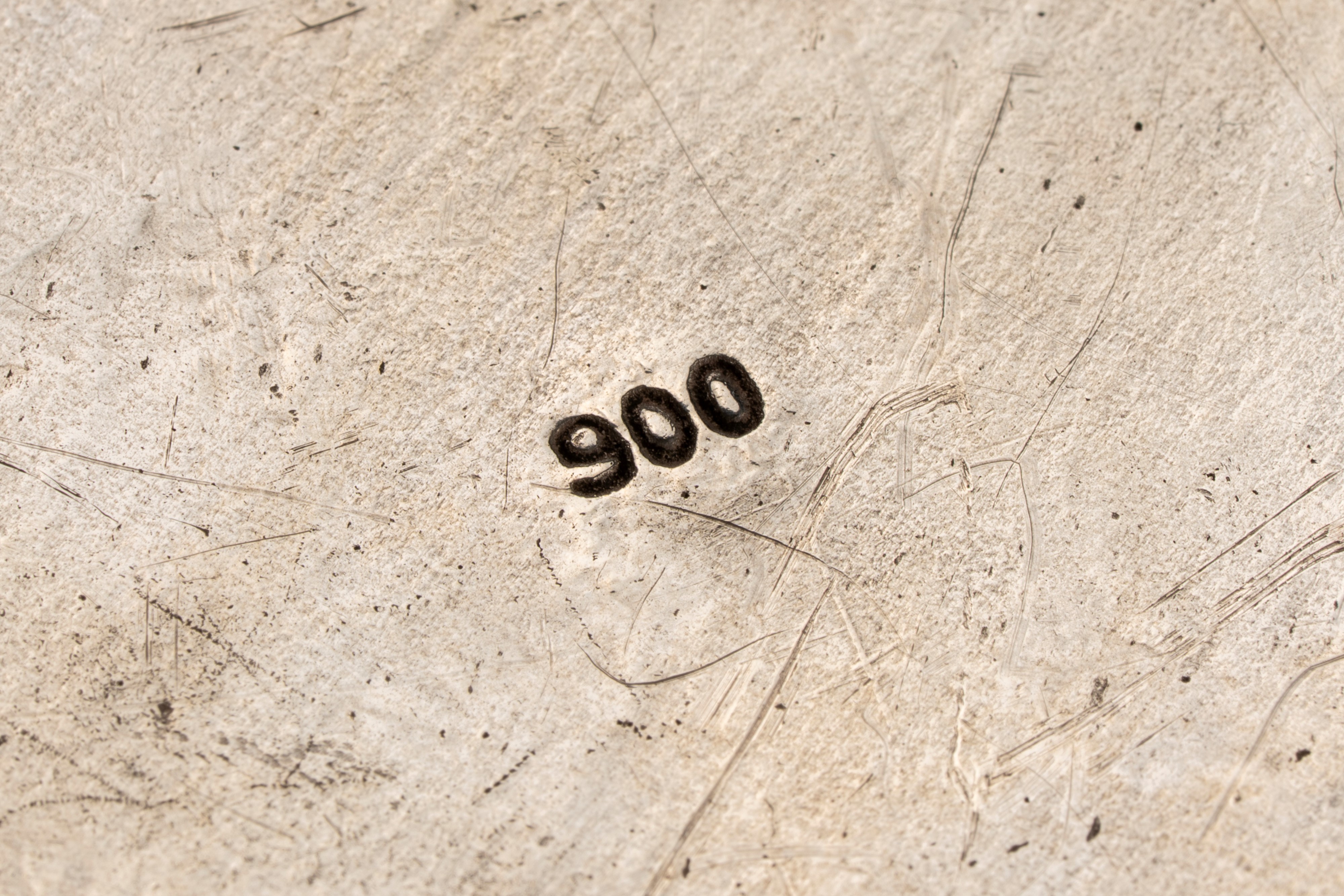 Scatola in argento 900, India, metà secolo XX